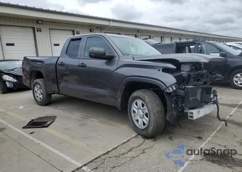 2022 Toyota Tundra Double Cab Sr z USA, uszkodzony, nr VIN 5TFKB5AA3NX016733